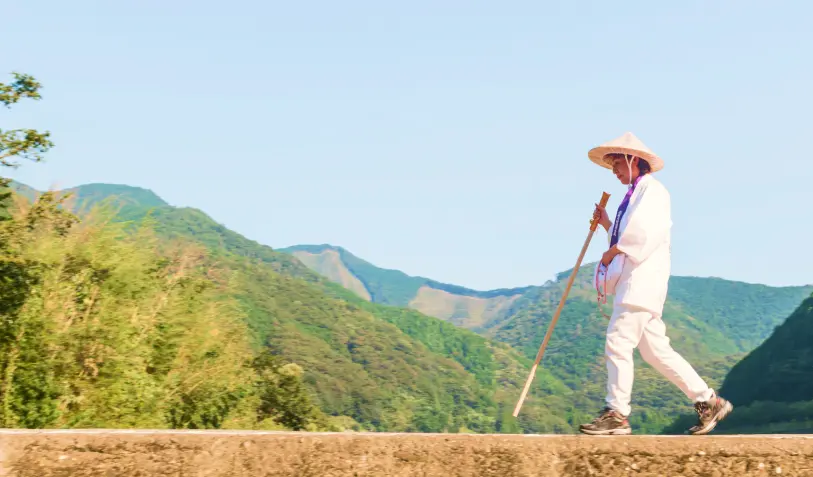 Images of people making a pilgrimage